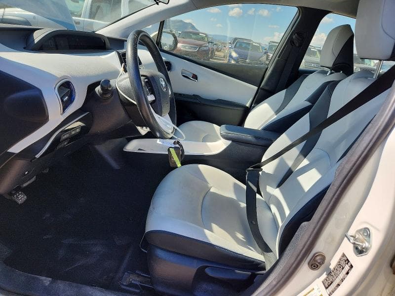 2017 TOYOTA PRIUS THREE TOURING 7