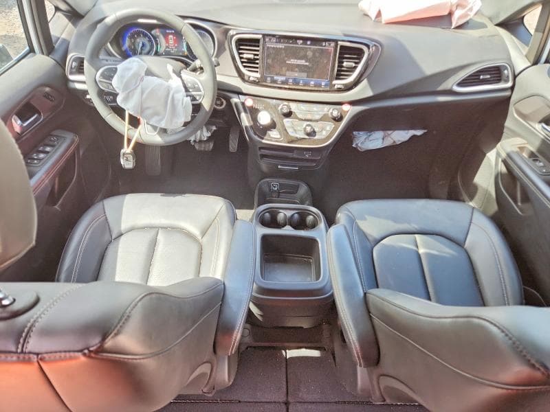 2026 CHRYSLER PACIFICA 8