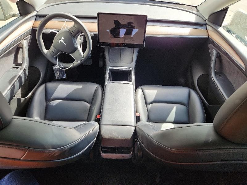 2023 TESLA MODEL Y 8