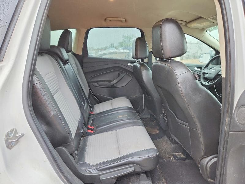 2017 FORD ESCAPE SE 11