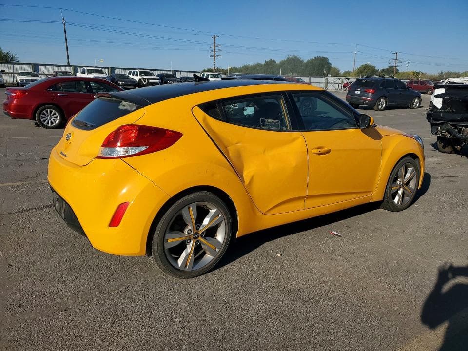 2017 HYUNDAI VELOSTER VALUE EDITION 3