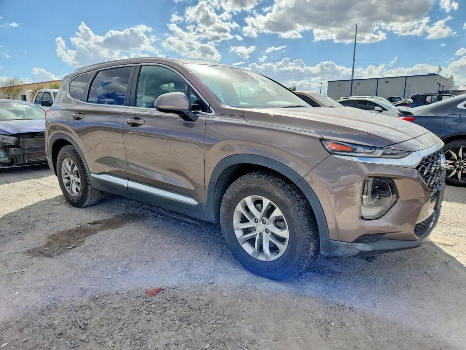 2019 HYUNDAI SANTA FE SE 4