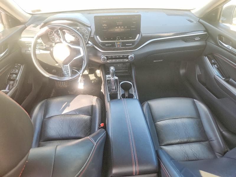 2023 NISSAN ALTIMA SR 8