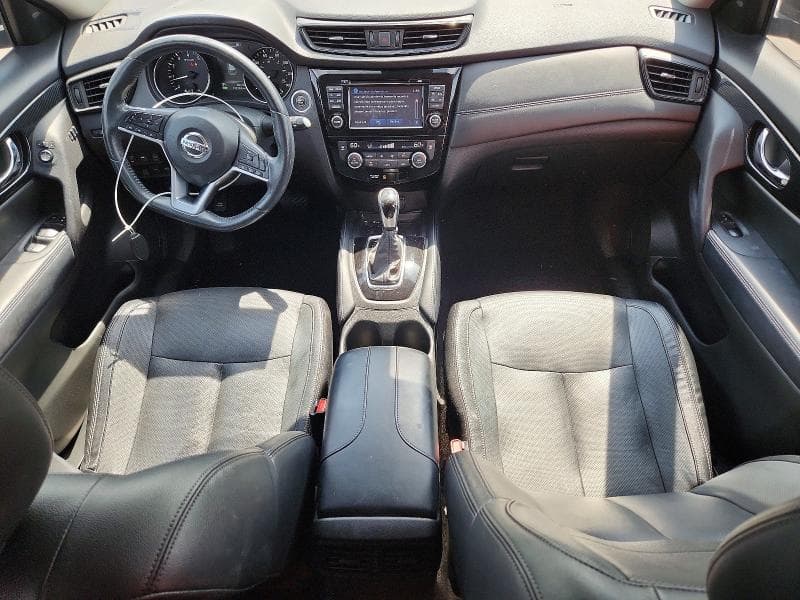2017 NISSAN ROGUE SL 8