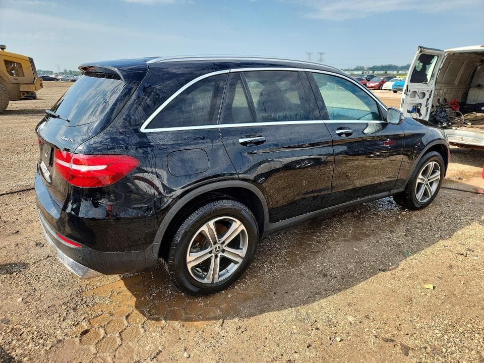 2018 MERCEDES-BENZ GLC 300 4MATIC 3