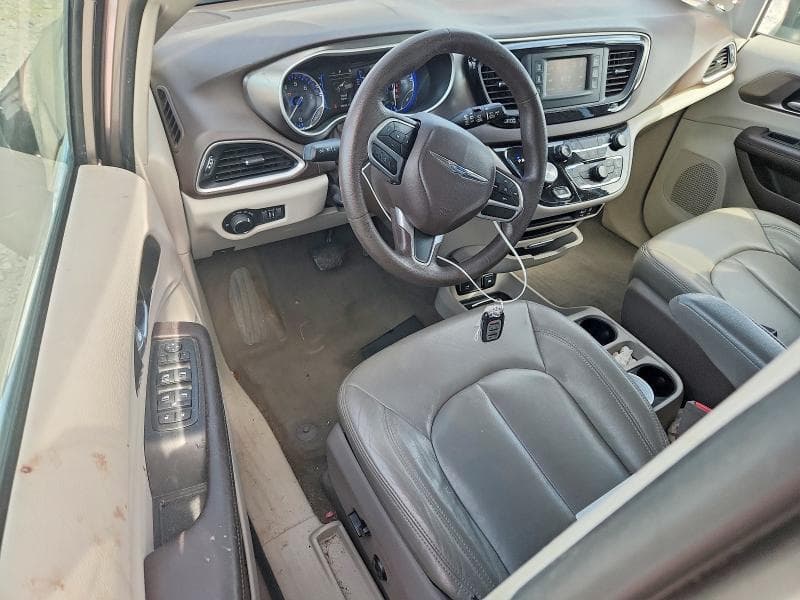 2017 CHRYSLER PACIFICA TOURING 8