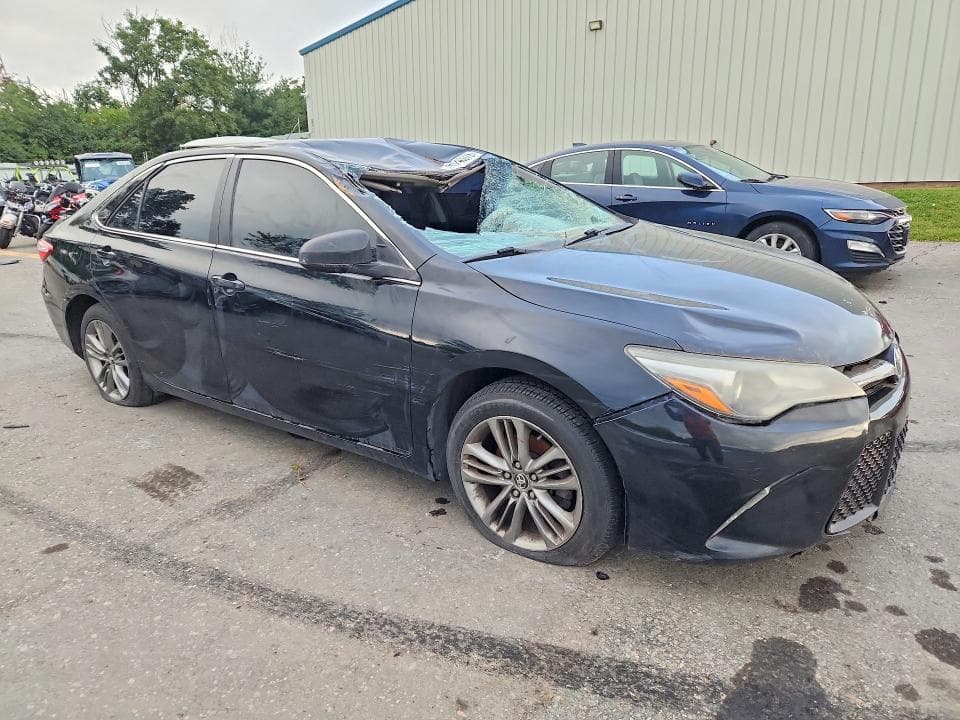 2017 TOYOTA CAMRY SE 4