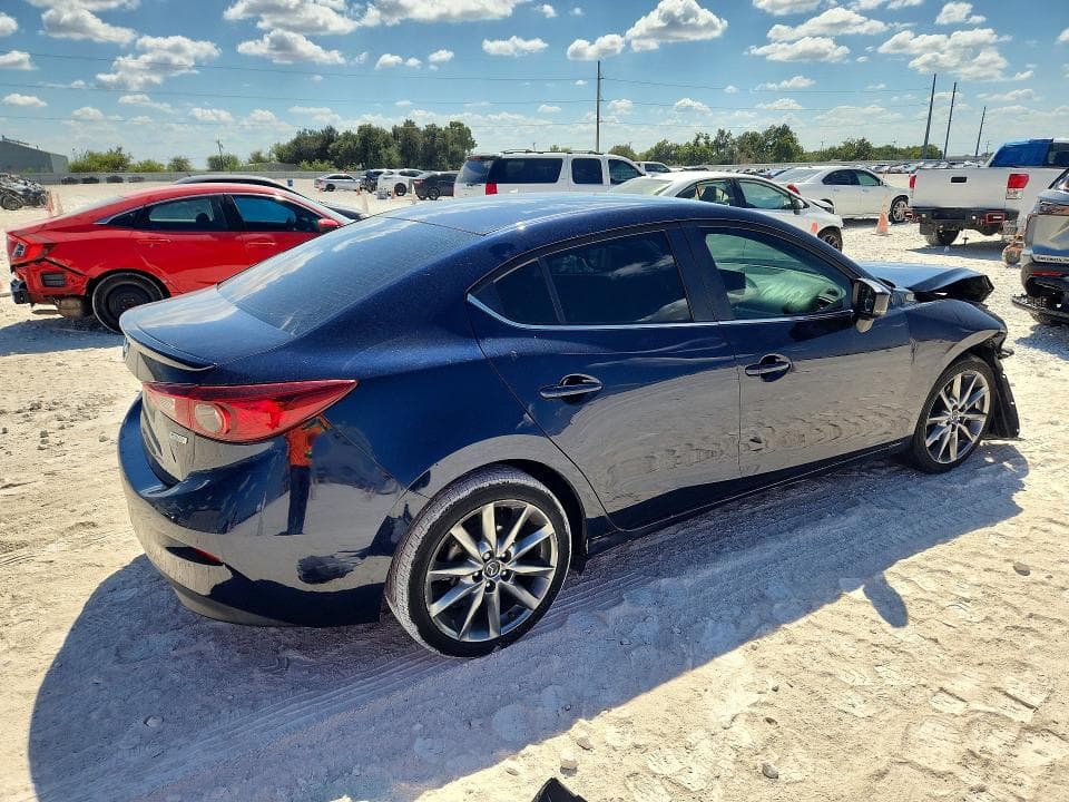 2018 MAZDA 3 TOURING 3