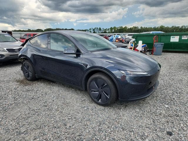 2026 TESLA MODEL Y 4