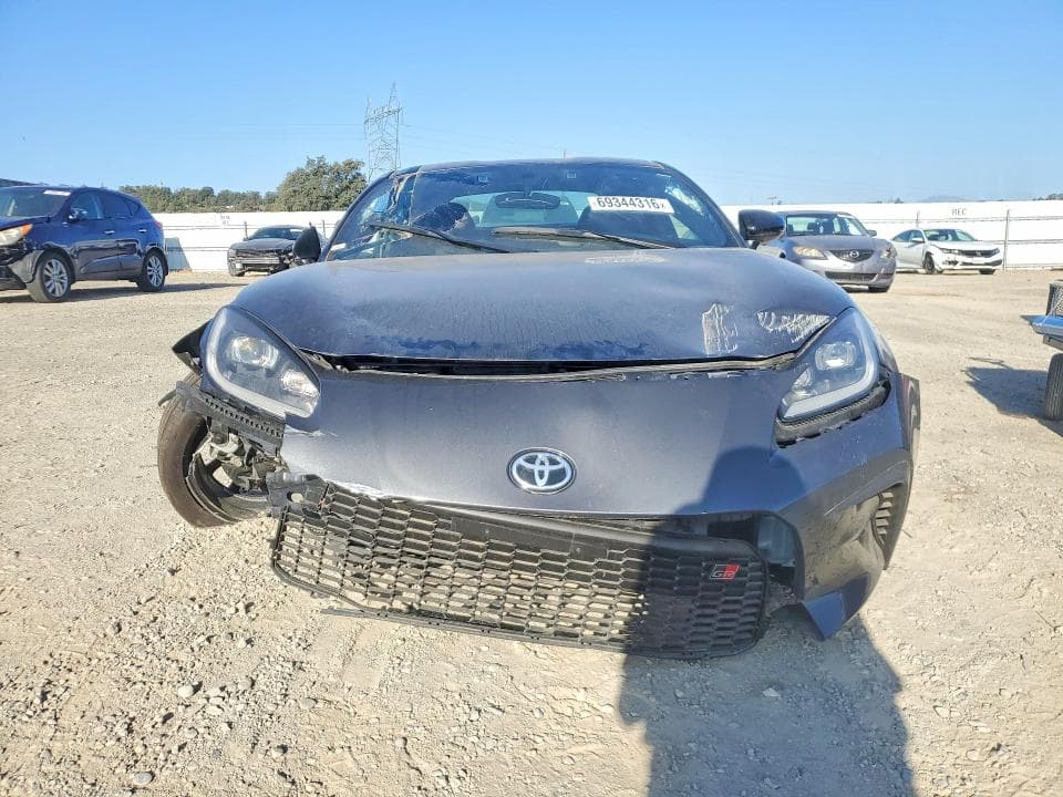 2025 TOYOTA GR86 BASE 5
