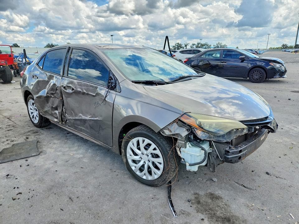 2018 TOYOTA COROLLA LE 4