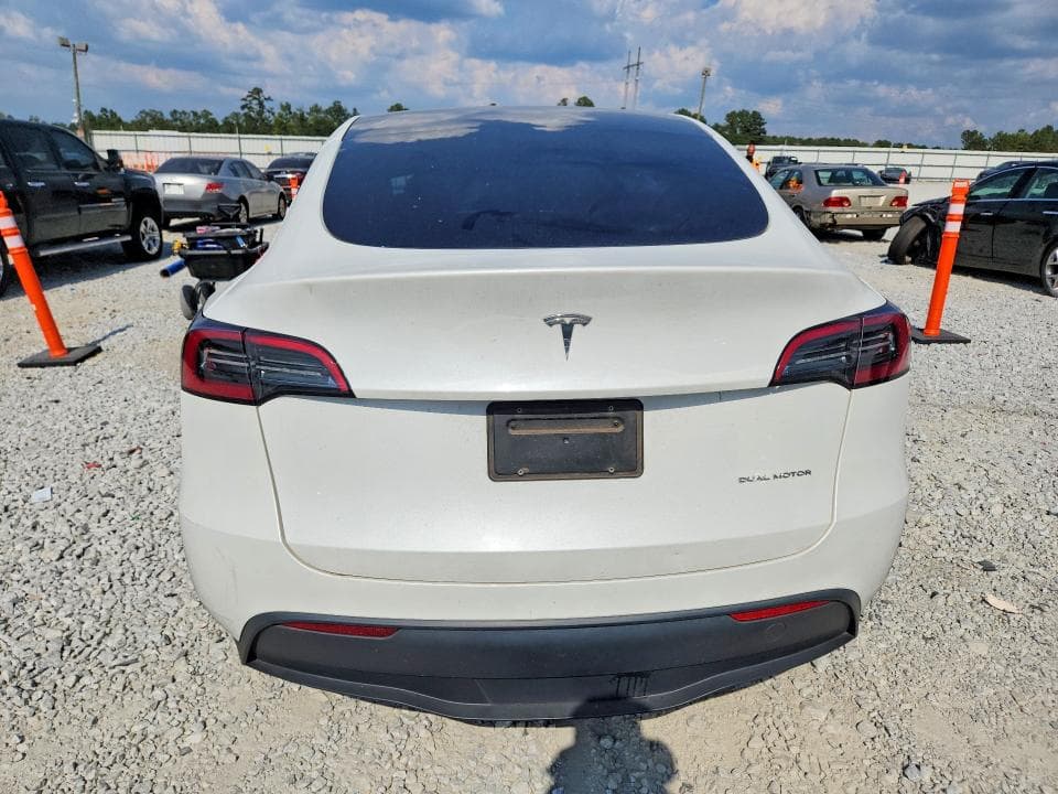 2023 TESLA MODEL Y 6