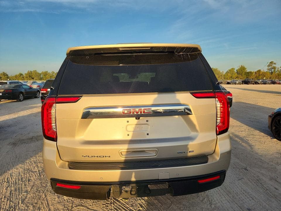 2024 GMC YUKON SLE 6