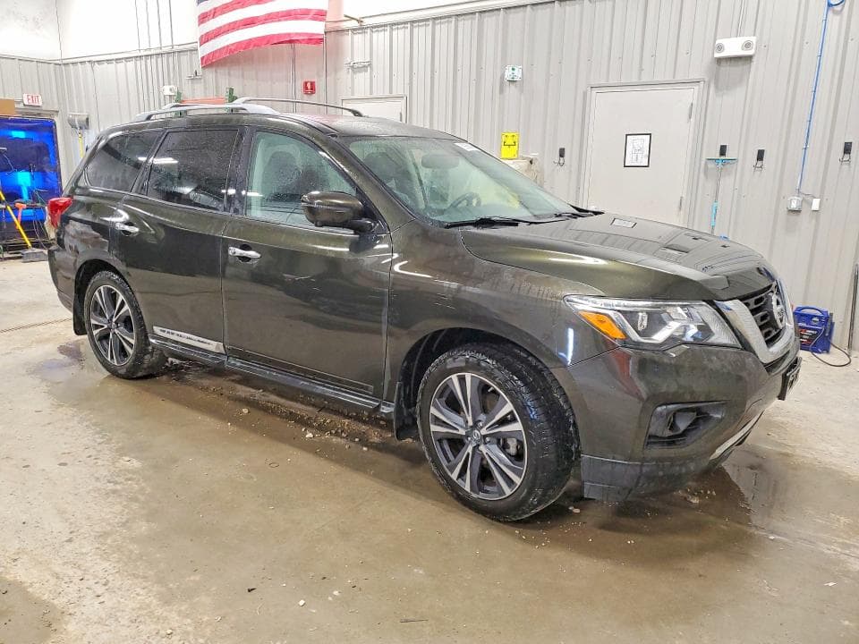 2017 NISSAN PATHFINDER PLATINUM 4