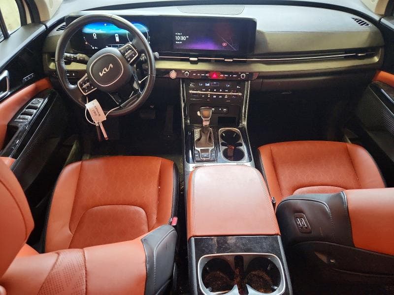 2023 KIA CARNIVAL SX 8