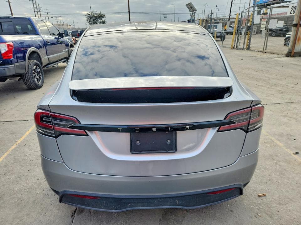 2025 TESLA MODEL X 6