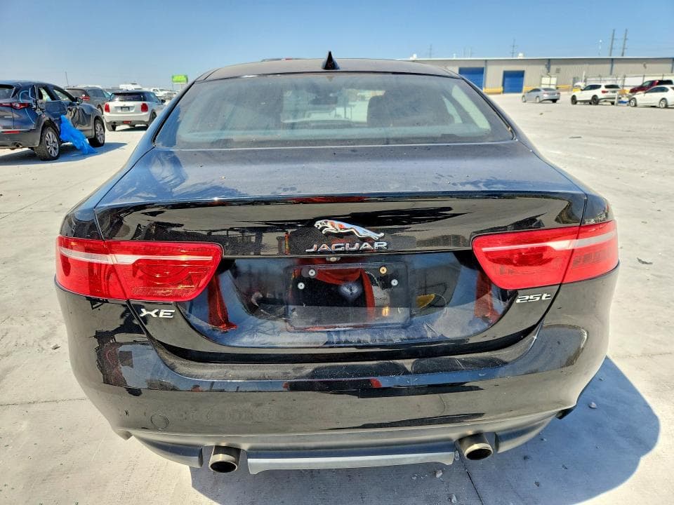 2019 JAGUAR XE 6