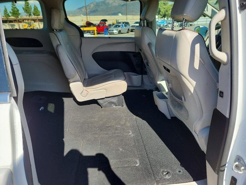 2017 CHRYSLER PACIFICA LIMITED 11