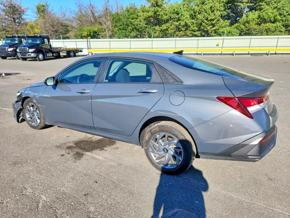 2024 HYUNDAI ELANTRA SEL 2