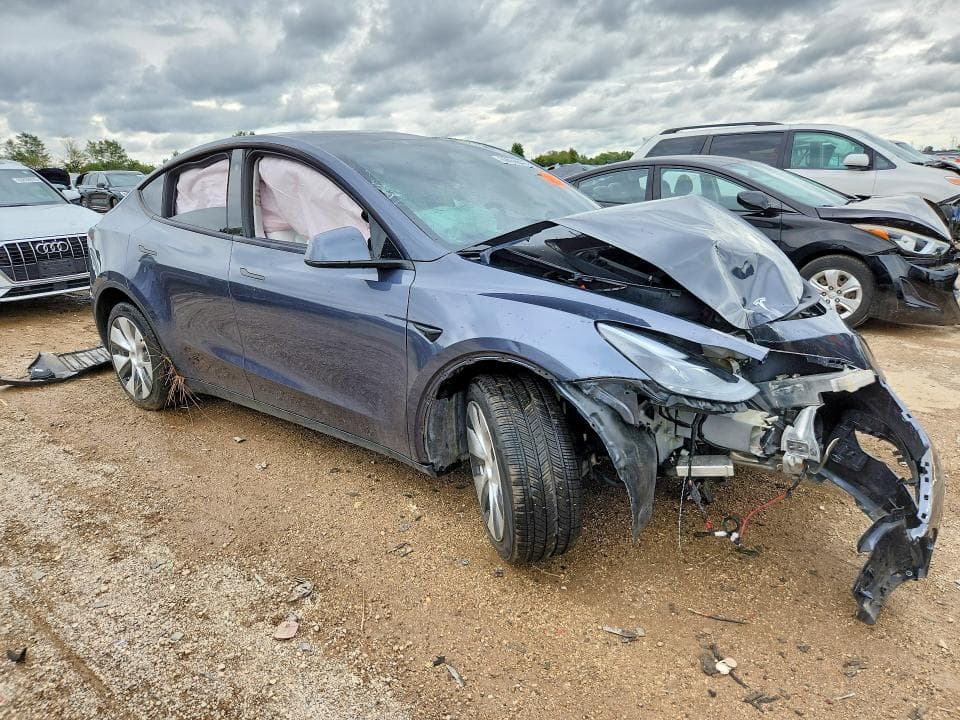 2023 TESLA MODEL  Y 4