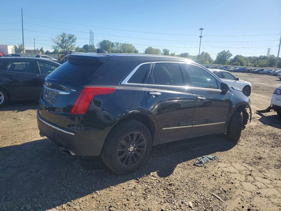 2017 CADILLAC XT5 LUXURY 3