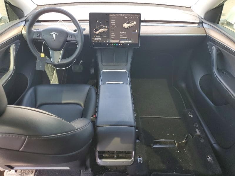 2023 TESLA MODEL Y 8