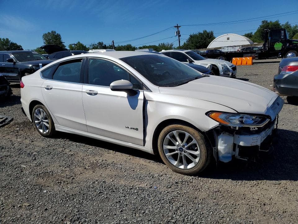2019 FORD FUSION SE 4