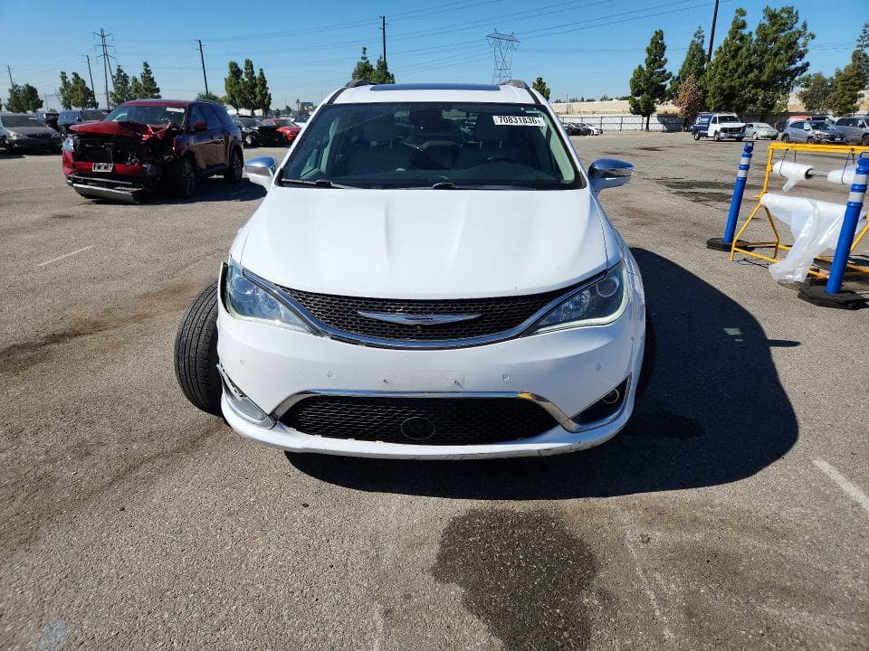 2017 CHRYSLER PACIFICA LIMITED 5