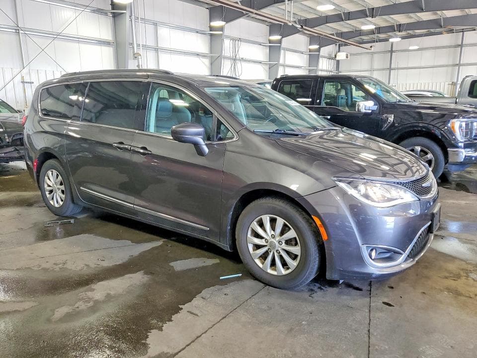 2017 CHRYSLER PACIFICA TOURING L 4