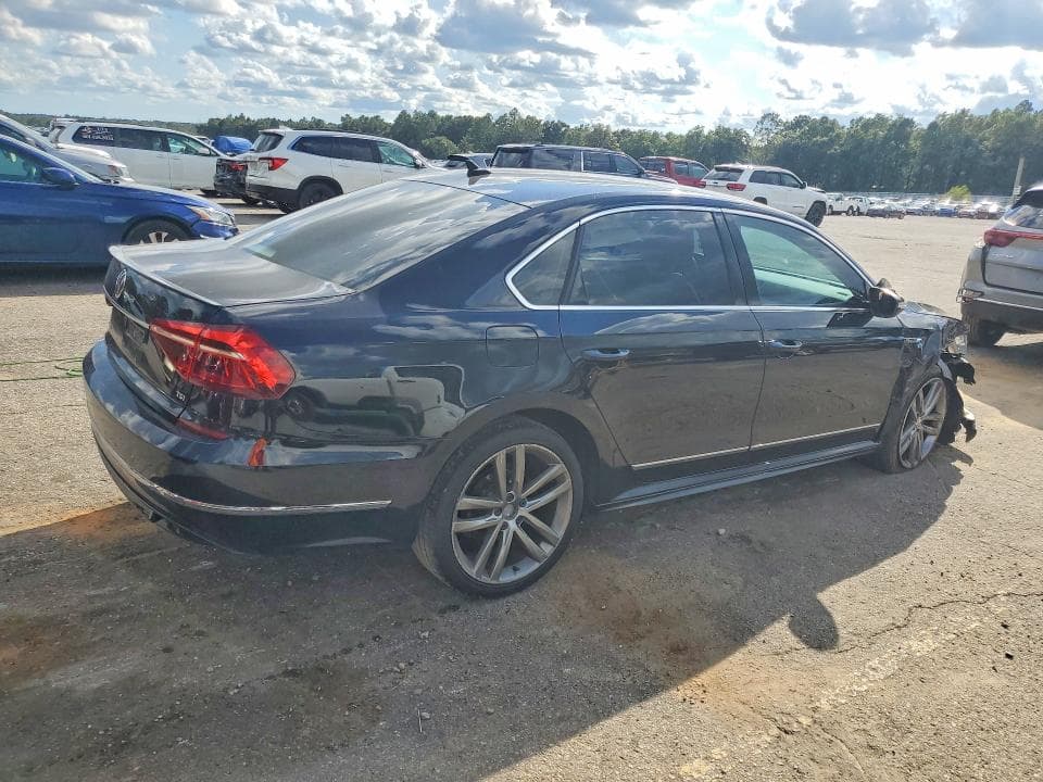 2017 VOLKSWAGEN PASSAT R-LINE 3