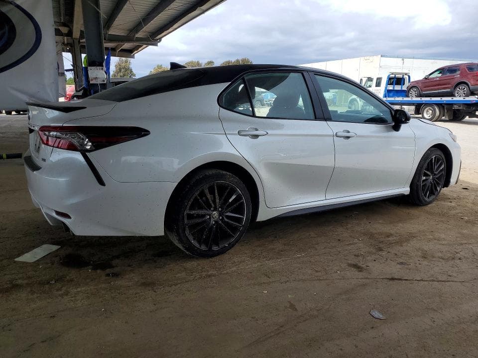 2021 TOYOTA CAMRY XSE 3