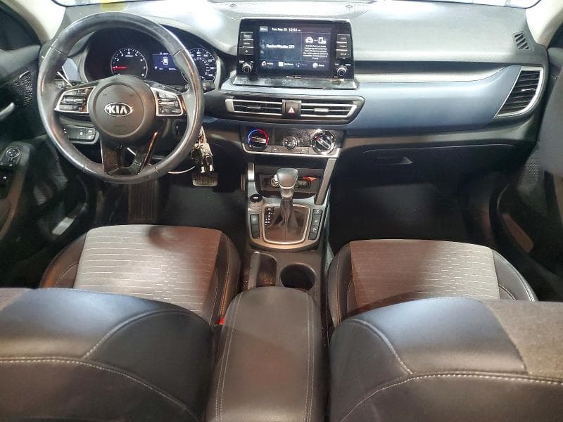 2021 KIA SELTOS S 8