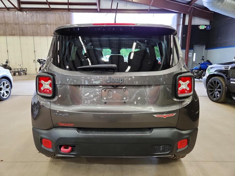 2017 JEEP RENEGADE TRAILHAWK 6