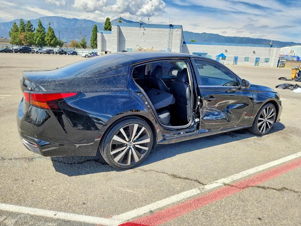 2020 NISSAN ALTIMA SR 3