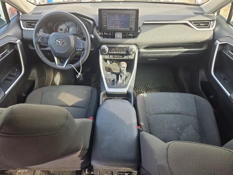 2021 TOYOTA RAV4 XLE 8