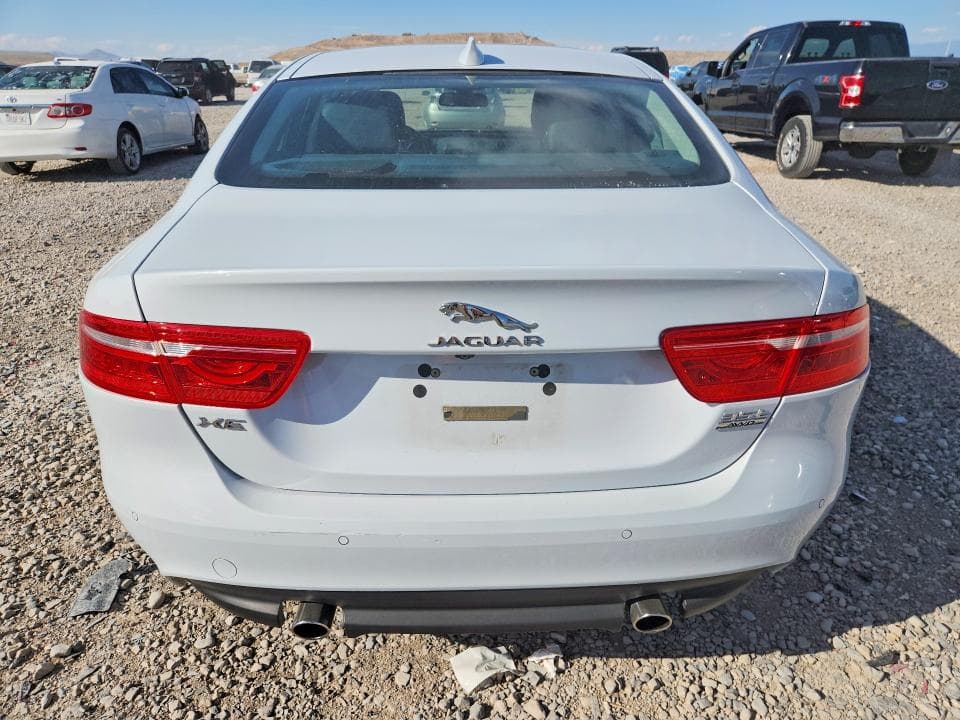 2017 JAGUAR XE FIRST EDITION 6