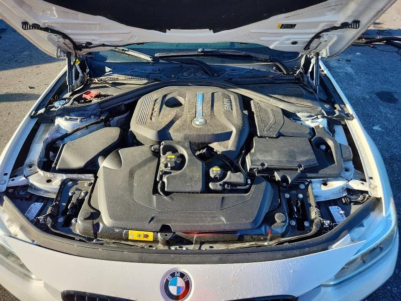 2018 BMW 330E 11