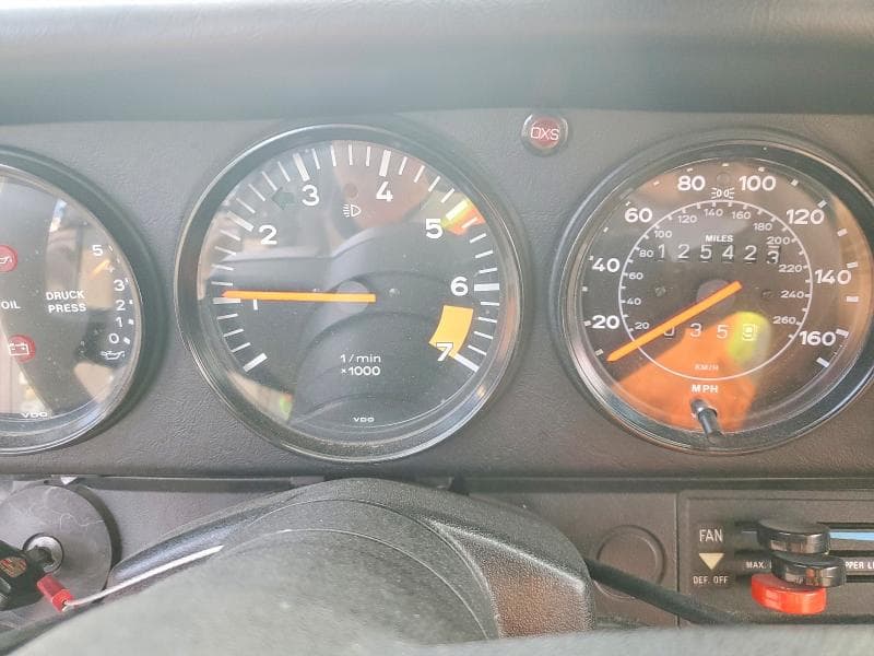 1983 PORSCHE 911 SC 9