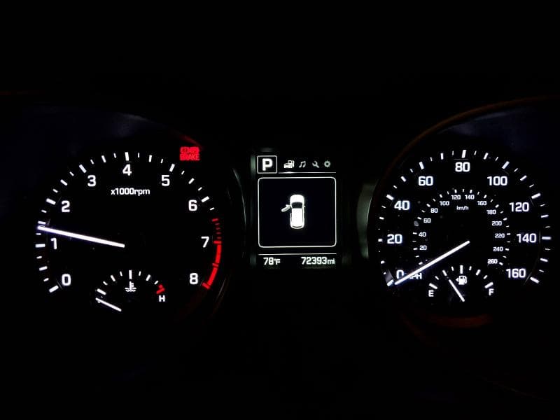 2017 HYUNDAI SANTA FE SE 9