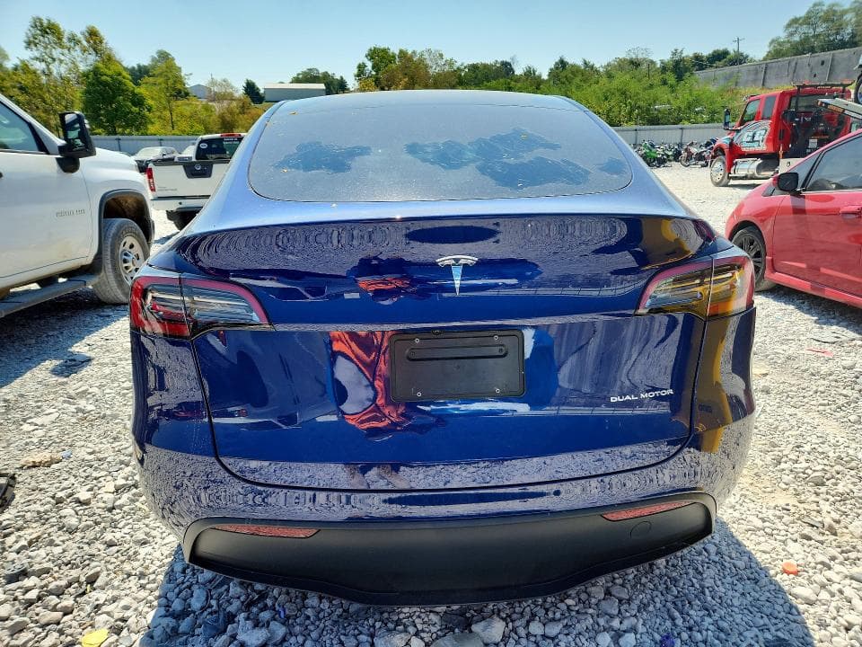 2024 TESLA MODEL Y 6