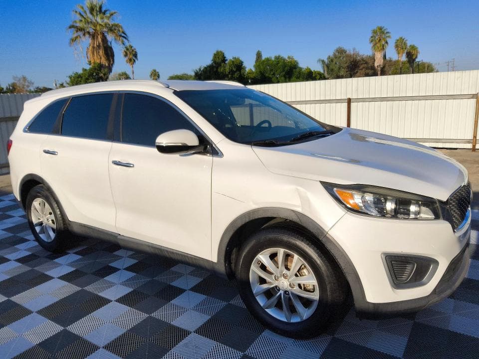2017 KIA SORENTO LX 4