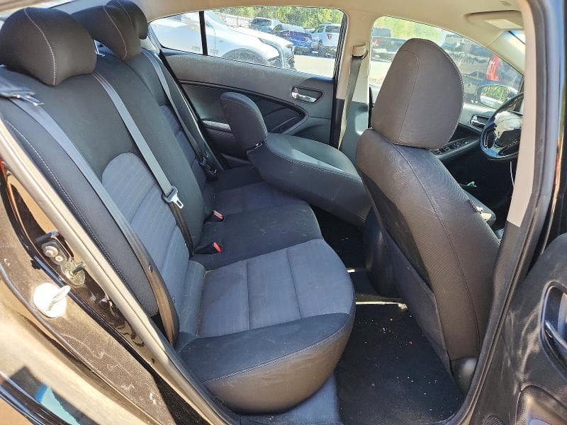 2017 KIA FORTE S 10