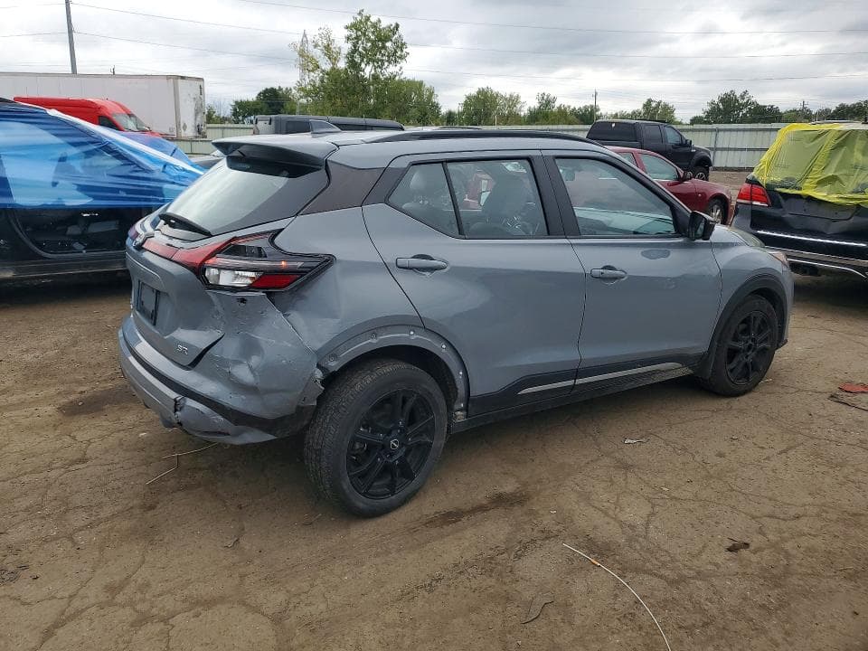 2023 NISSAN KICKS SR 3