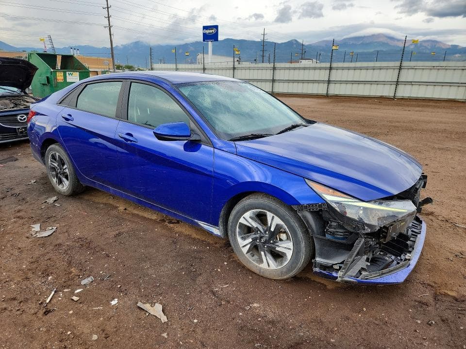 2023 HYUNDAI ELANTRA SEL 4