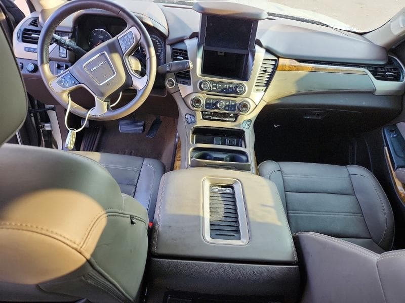 2017 GMC YUKON DENALI 8