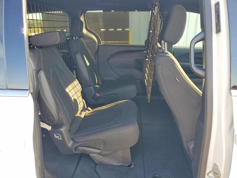2022 CHRYSLER PACIFICA TOURING 11