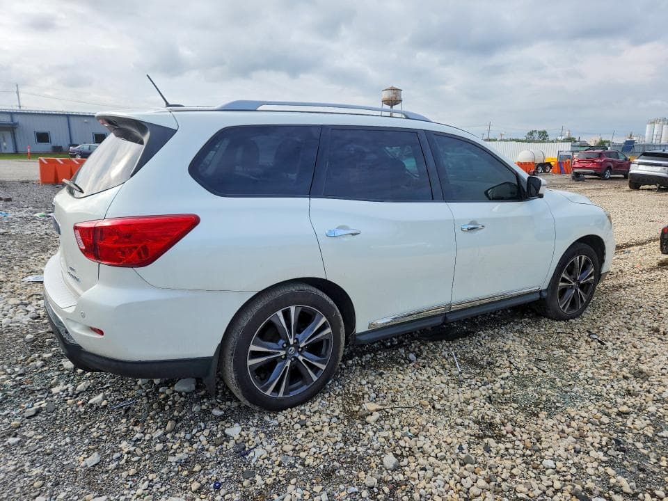 2017 NISSAN PATHFINDER PLATINUM 3