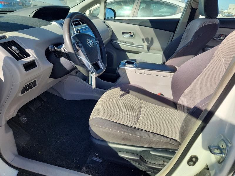 2017 TOYOTA PRIUS V TWO 7