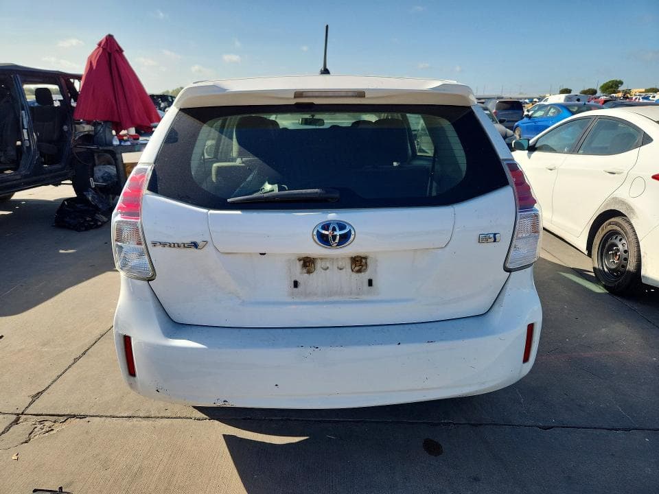 2017 TOYOTA PRIUS V TWO 6
