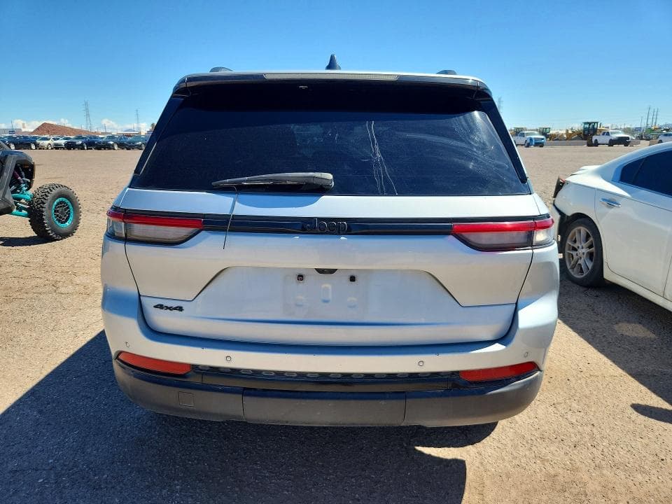 2023 JEEP GRAND CHEROKEE LAREDO 6